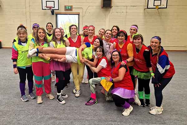 Louises Hen Super group